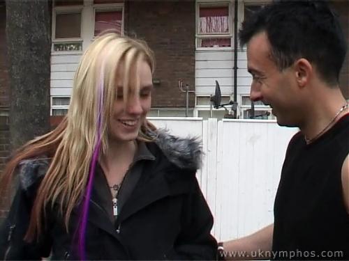  Блондиночка-нимфоманочка  или "Трахнешь меня?" (2009) DVDRip