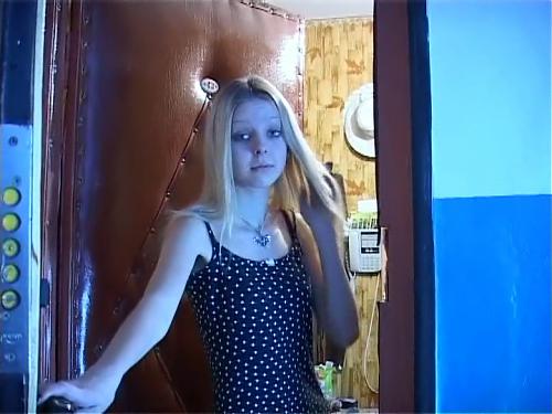  Стеснительная стройная русская малолетка. (2010) CamRip