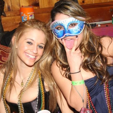  [CollegeTeens.com / PornPros.com]Mardi Gras(Mardi Gras Horny Sluts Get Fucked!) / Девушки  трахаются ![2010 г., All Sex, Straight] (2010) SATRip