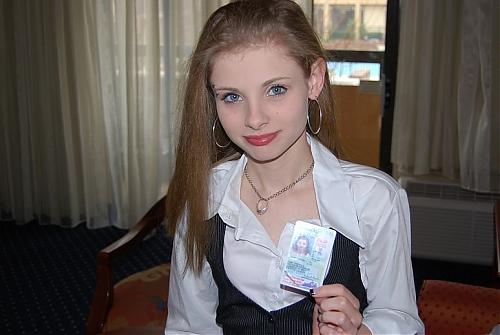  Petite & sweet 18 year old first-timer Mandy (2009) DVDRip