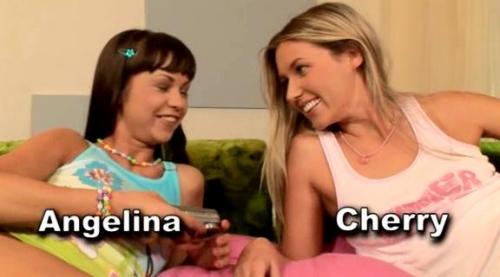  Angelina Crow и Cherry Jul демонстрируют красивый анал (2008) DVDRip