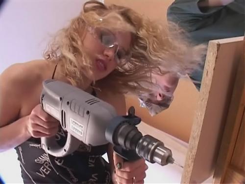   Быстрый перепих во время сверления дырки (2008) DVDRip