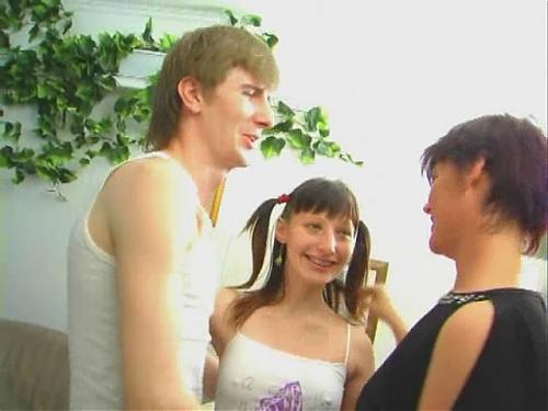  Сын, Мать и Сесра! - Домашнее Русское порно (2009) SATRip