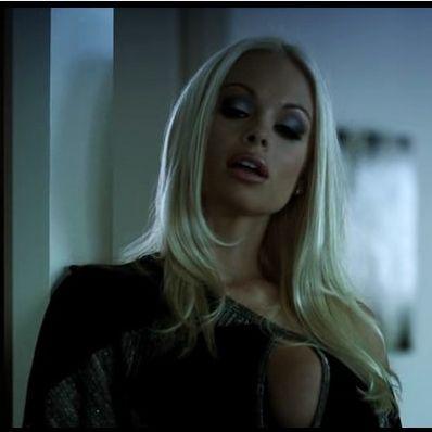  Супер блондинка Джеси Джейн (Jesse Jane) - кувыркается на столе! (2008) DVDRip