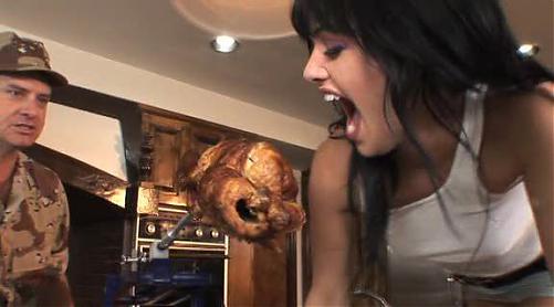  Красивейшая девочка оттрахана за жратву / Sadie West (2010) DVDRip